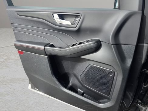 Used 2025 Ford Escape ST-Line image 17