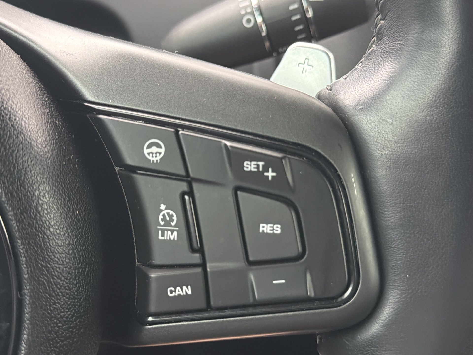 Used 2016 Jaguar F-TYPE R AWD/4WD image 28