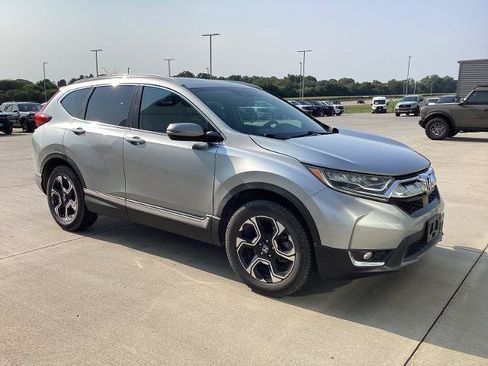 Used 2017 Honda CR-V Touring image 2