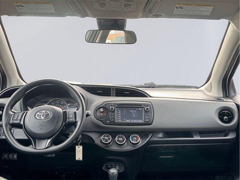 Used 2018 Toyota Yaris L image 19