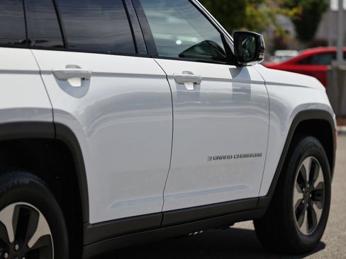Used 2024 Jeep Grand Cherokee Limited 4xe AWD/4WD image 8
