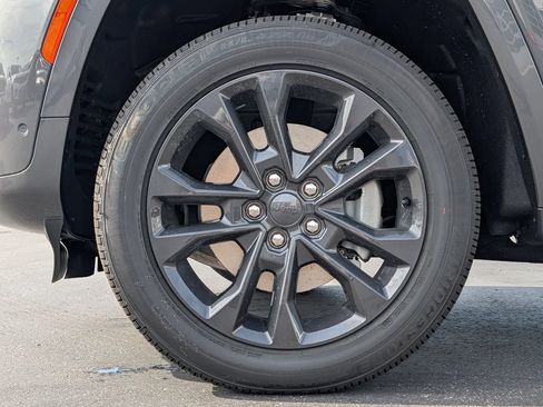 New 2026 Jeep Grand Cherokee L Limited AWD/4WD image 4
