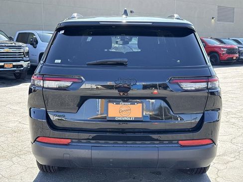 Used 2024 Jeep Grand Cherokee L Laredo image 4