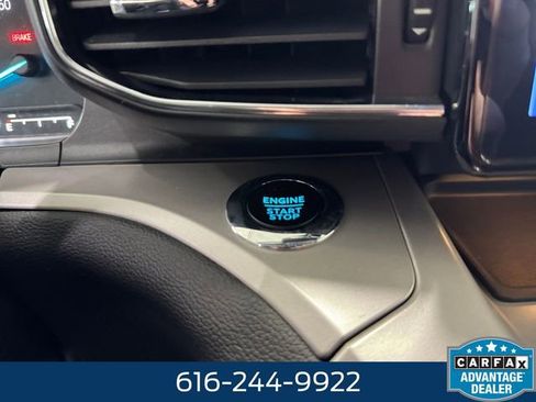 Used 2024 Ford Explorer XLT w/ Equipment Group 202A AWD/4WD image 20