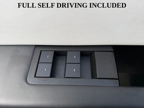 Used 2024 Tesla Cybertruck AWD Crew Cab image 25