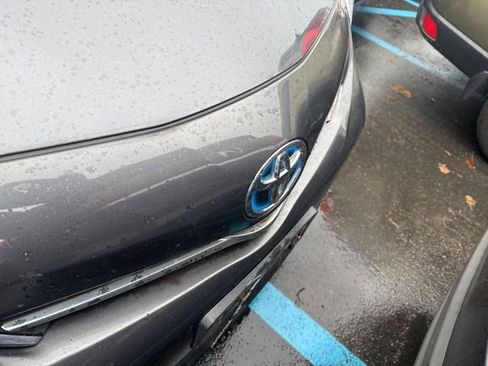 Used 2013 Toyota Prius V Two image 3