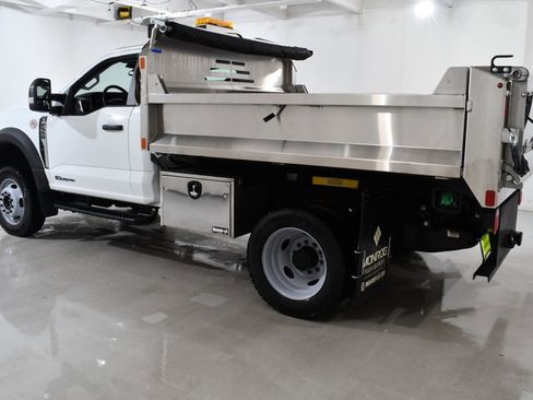 New 2025 Ford F550 4x4 Regular Cab Super Duty image 3