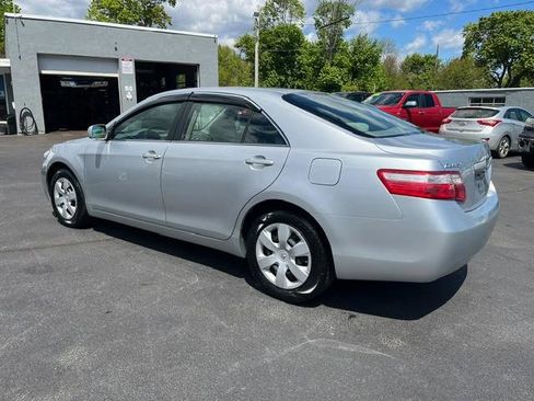Used 2007 Toyota Camry LE FWD image 4