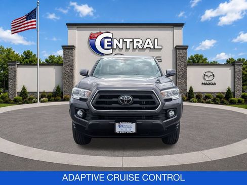 Used 2023 Toyota Tacoma SR5 AWD/4WD image 2
