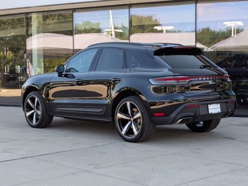 Certified 2026 Porsche Macan AWD/4WD image 3