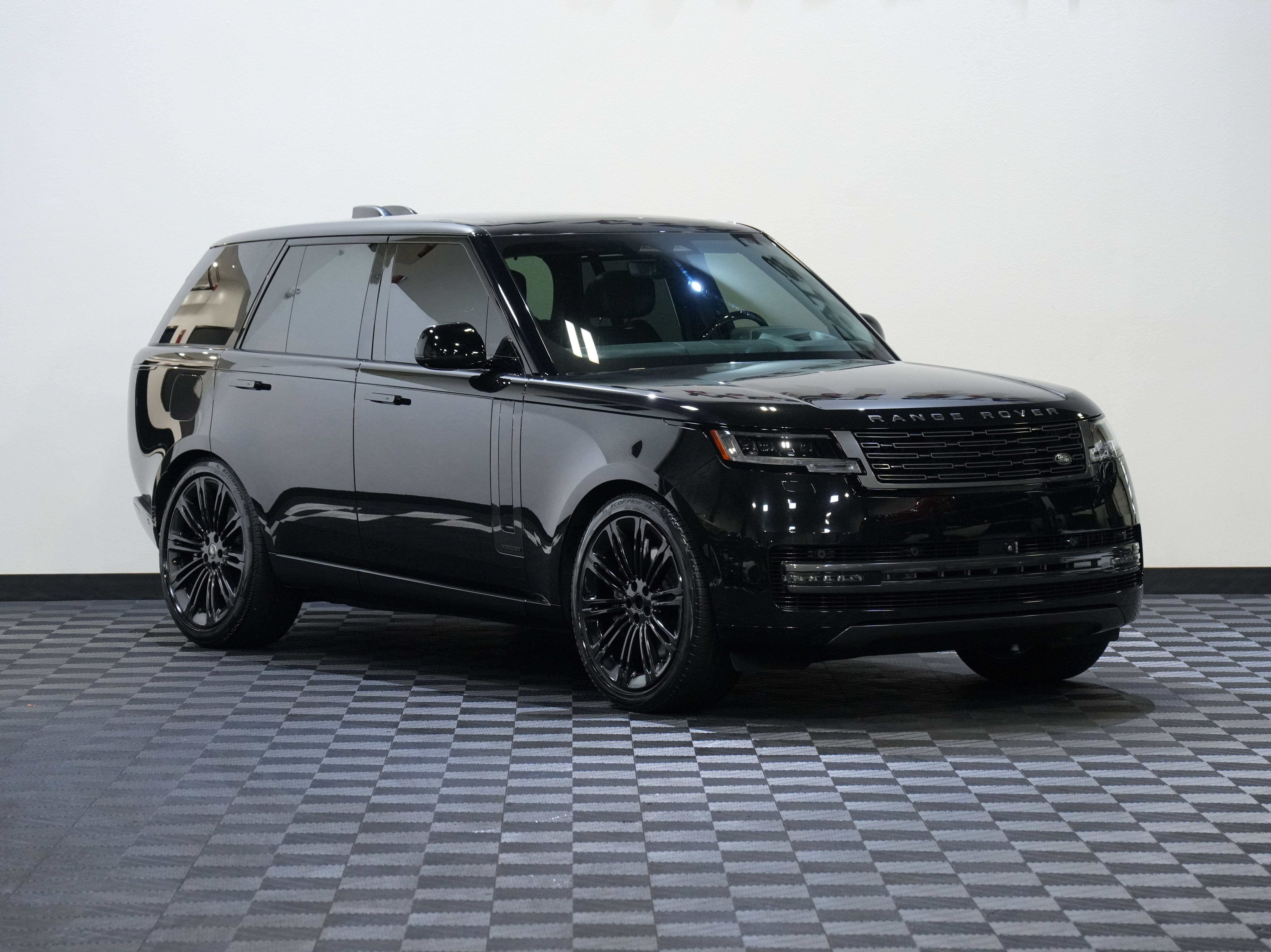Used 2024 Land Rover Range Rover Autobiography AWD/4WD image 5