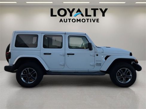 Used 2019 Jeep Wrangler Unlimited Sahara image 6