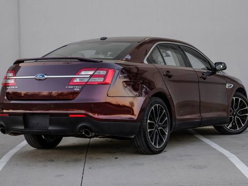 Used 2019 Ford Taurus Limited image 4