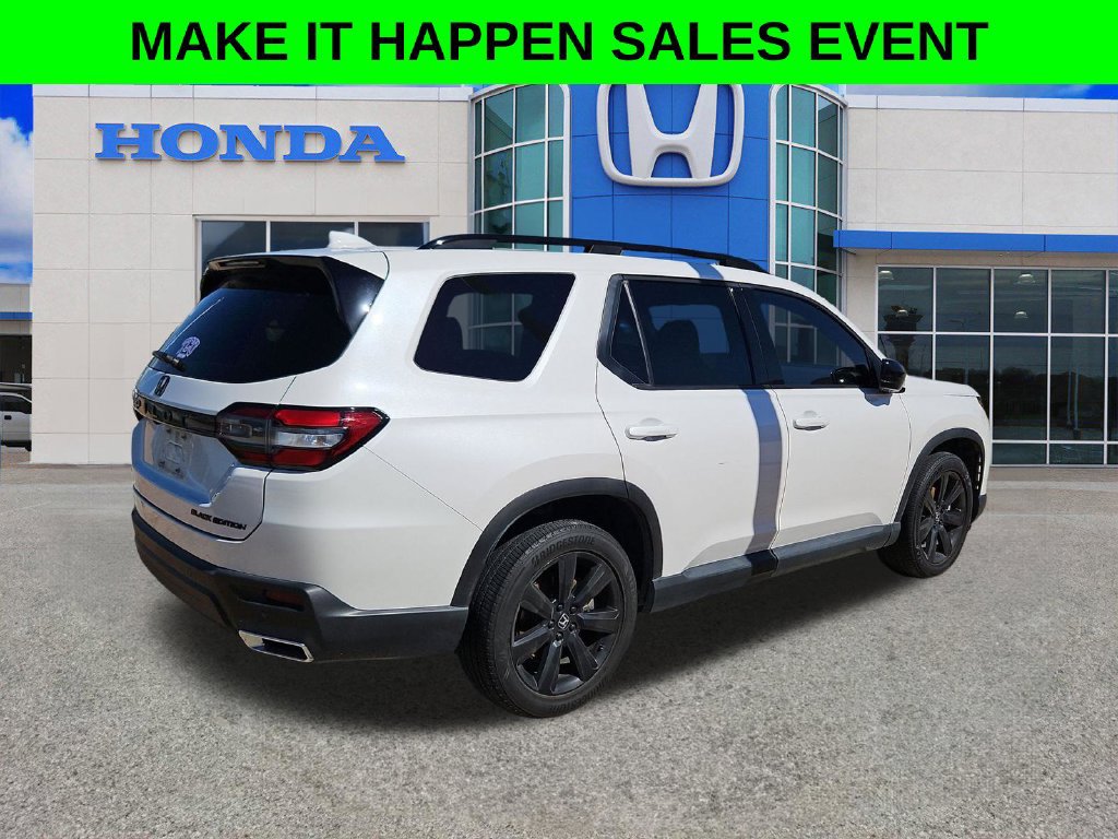 Used 2025 Honda Pilot Black Edition image 18