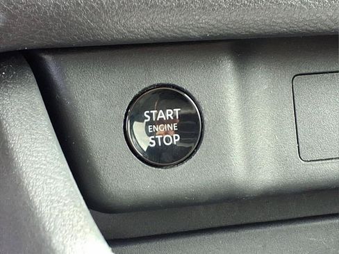 Used 2024 Nissan Rogue SV AWD/4WD image 5