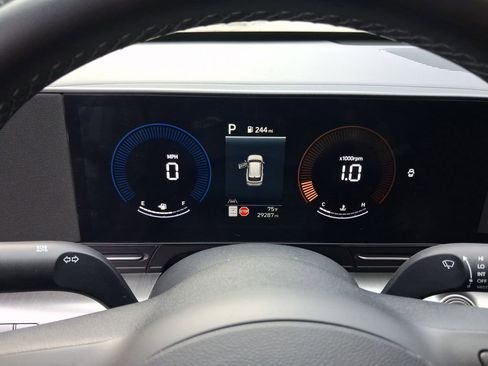 Used 2024 Hyundai Kona SEL FWD image 18