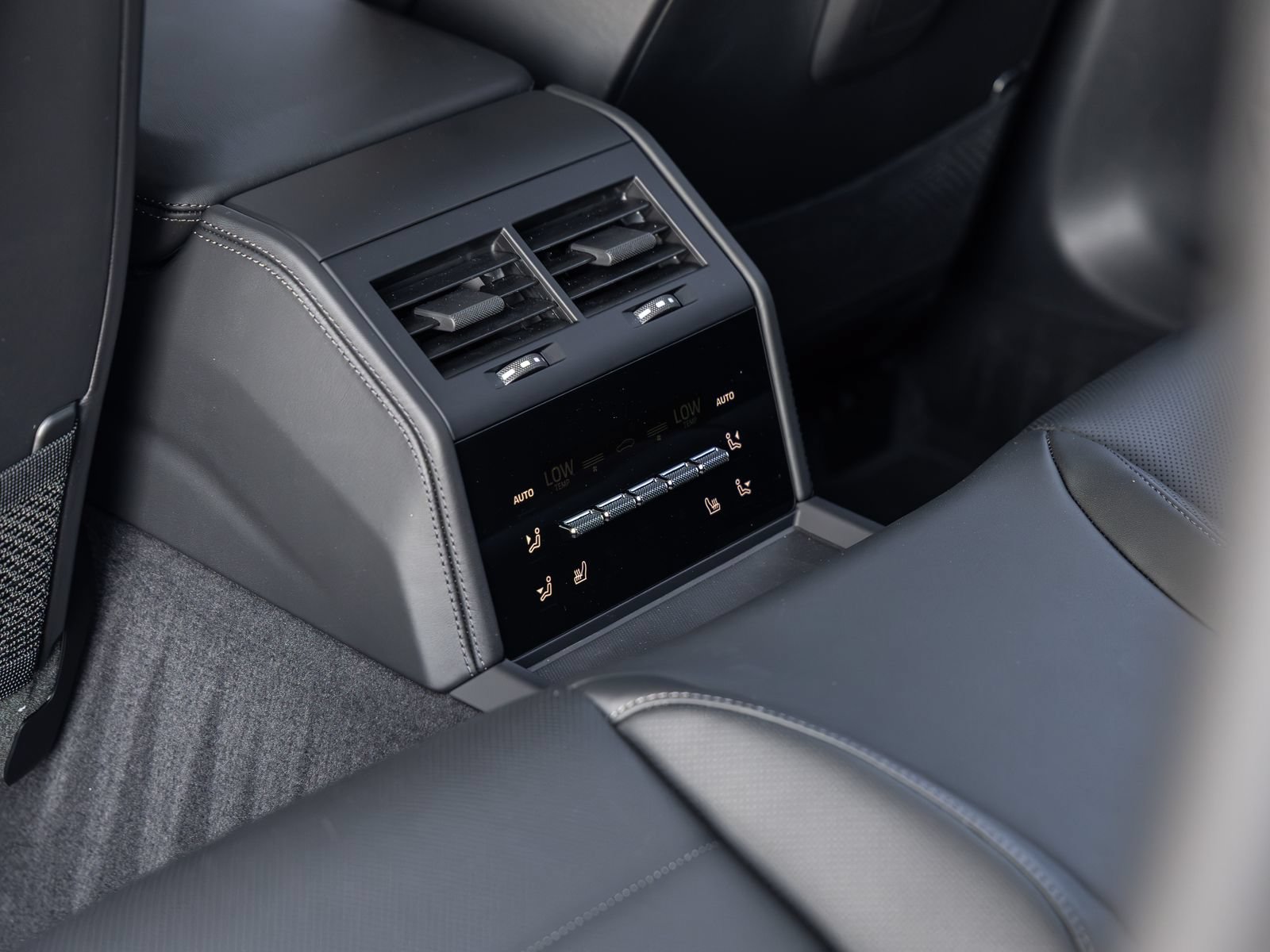 New 2026 Porsche Panamera 4 AWD/4WD image 40