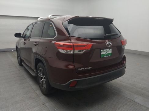 Used 2018 Toyota Highlander LE FWD image 5