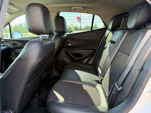 Used 2020 Buick Encore Preferred FWD image 17