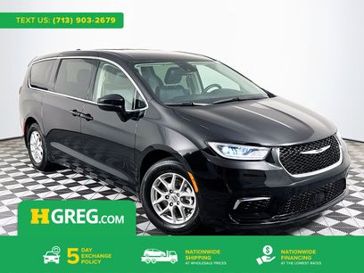 Used 2024 Chrysler Pacifica Touring-L