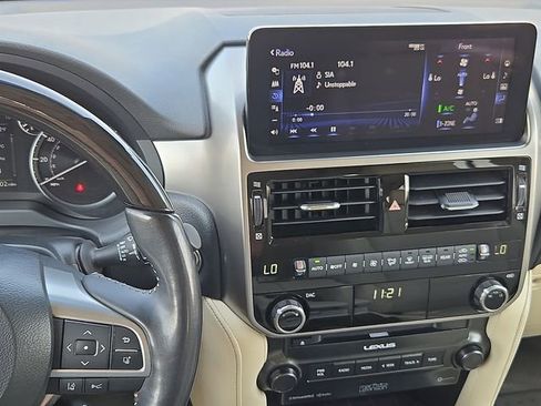 Certified 2023 Lexus GX 460 Premium w/ Accessory Package AWD/4WD image 16
