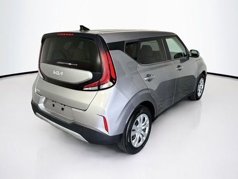 Certified 2023 Kia Soul LX FWD image 5