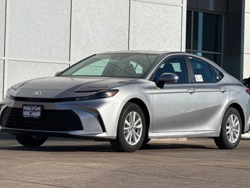 New 2026 Toyota Camry LE image 8