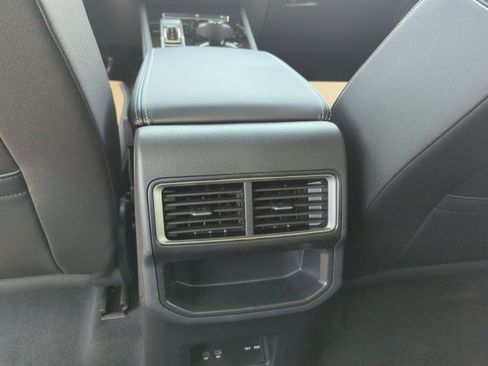 New 2026 Volkswagen Atlas Cross Sport SE image 30