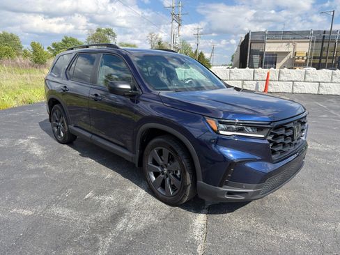 Used 2025 Honda Pilot Sport image 10