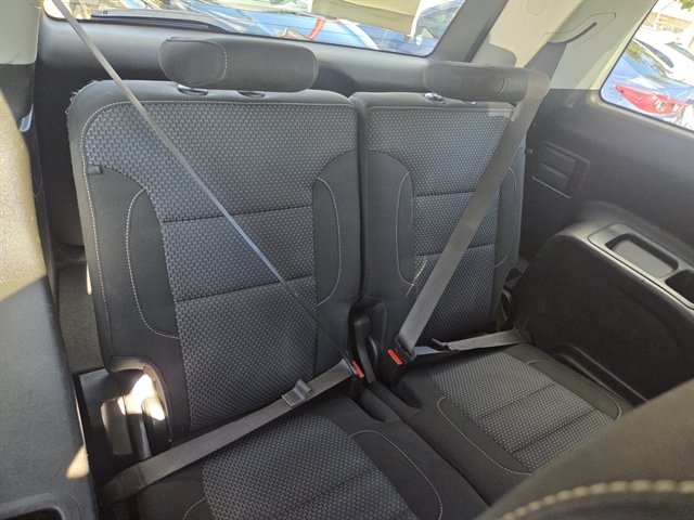 Used 2020 GMC Acadia SLE w/ Driver Convenience Package FWD image 12