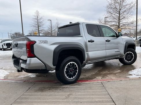 Used 2025 Toyota Tacoma TRD Off-Road image 6