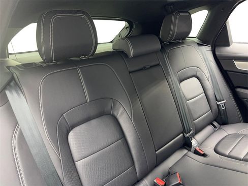 Used 2024 Jaguar F-PACE R-Dynamic S image 39