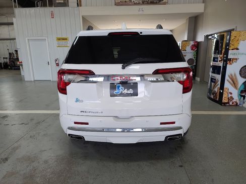 Used 2023 GMC Acadia Denali w/ Denali Technology Package image 6