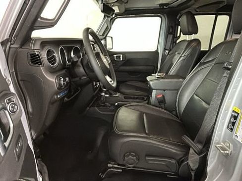 Used 2023 Jeep Wrangler Unlimited Sahara w/ Cold Weather Group AWD/4WD image 11