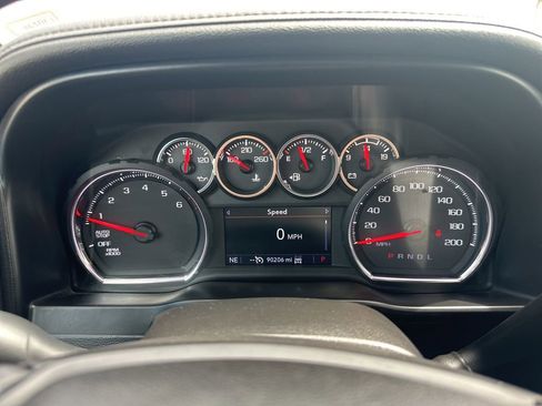 Used 2019 Chevrolet Silverado 1500 LTZ AWD/4WD image 2