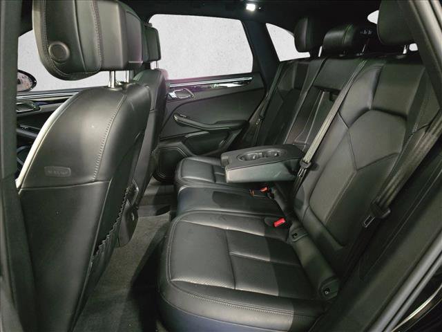 Used 2025 Porsche Macan AWD/4WD image 14