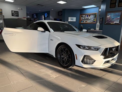 Used 2024 Ford Mustang GT Premium w/ GT Performance Package image 30