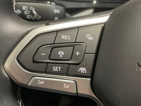 Certified 2023 Volkswagen Taos SEL AWD/4WD image 17