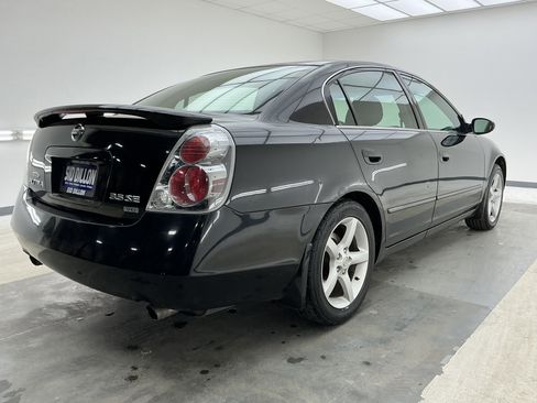 Used 2006 Nissan Altima 3.5 SE w/ (R02) Sport Plus Pkg image 4