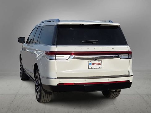 Used 2023 Lincoln Navigator Reserve AWD/4WD image 7