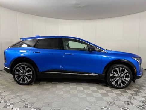 New 2026 Cadillac Optiq Luxury 2 AWD/4WD image 8