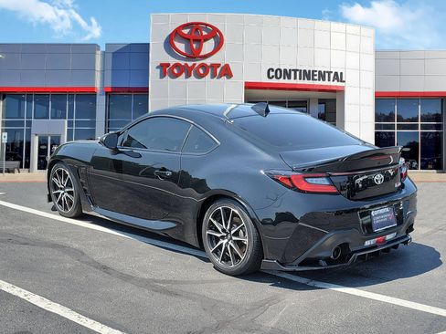 Used 2025 Toyota GR86 w/ ALL Weather Mat Package (TMS) RWD image 4