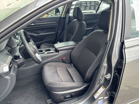 Used 2025 Nissan Altima 2.5 SV image 37