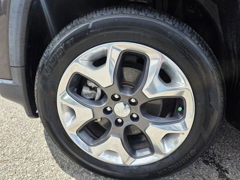 Used 2017 Jeep Compass Limited AWD/4WD image 9