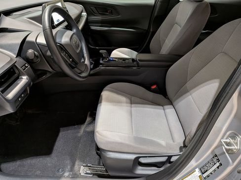 Used 2024 Toyota Prius LE image 11