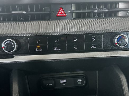 Used 2025 Kia Sportage LX FWD image 22