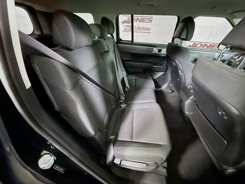 Certified 2025 Hyundai Santa Fe SE image 31