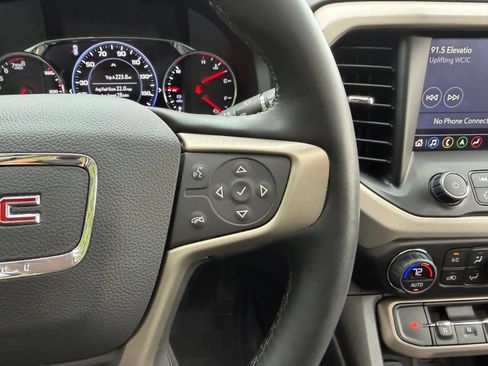 Used 2023 GMC Acadia Denali w/ Denali Ultimate Package AWD/4WD image 16