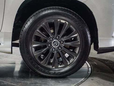 Used 2023 Lexus GX 460 Premium w/ Accessory Package image 6