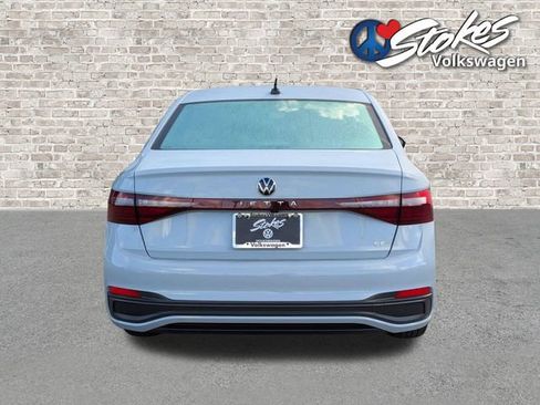 Certified 2026 Volkswagen Jetta SE FWD image 5